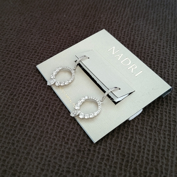 Nadri Silver🤍 Egg Shaped Cubic Zirconia💎 Drop Earrings - Picture 7 of 15